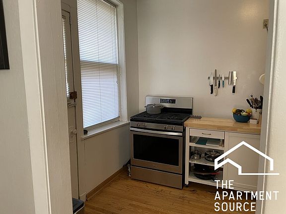 2nd image of 4603 N Western Ave APT 3