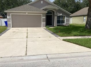 4102 Waltham Forest Dr, Tavares, FL 32778