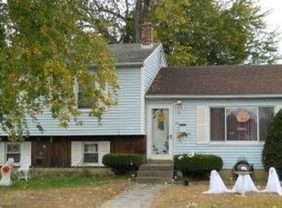 62 Laurel St, Springfield, MA 01107