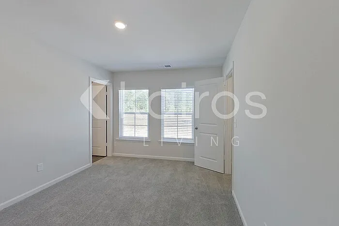 2407 Banyon Cir — Photo 9