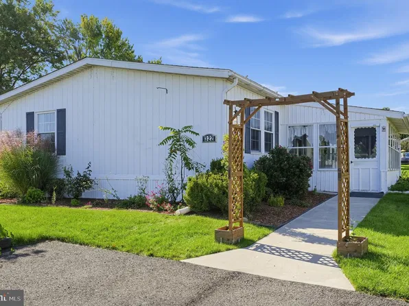 322 Running Brook Rd, North Wales, PA 19454