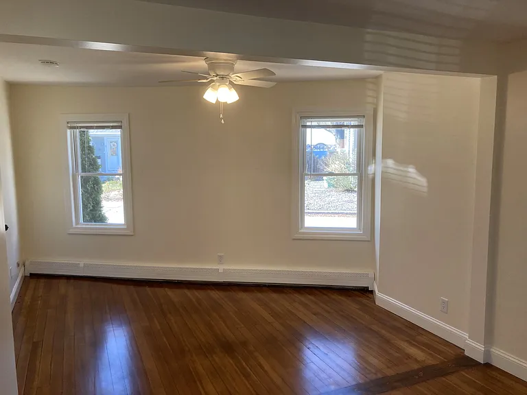 10 Narragansett Ave — Photo 4