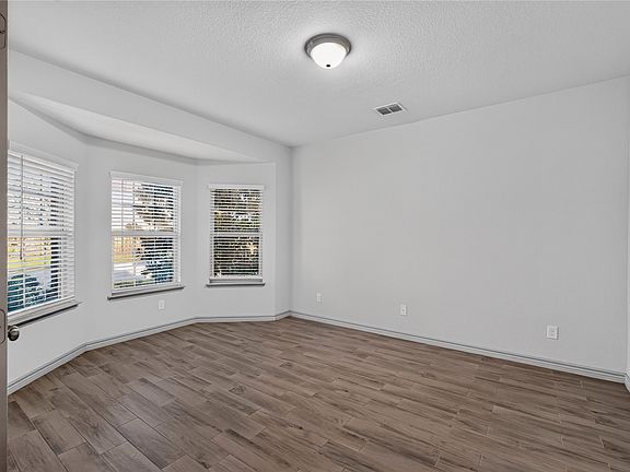 4th image of 8209 Spruce Meadows Dr
