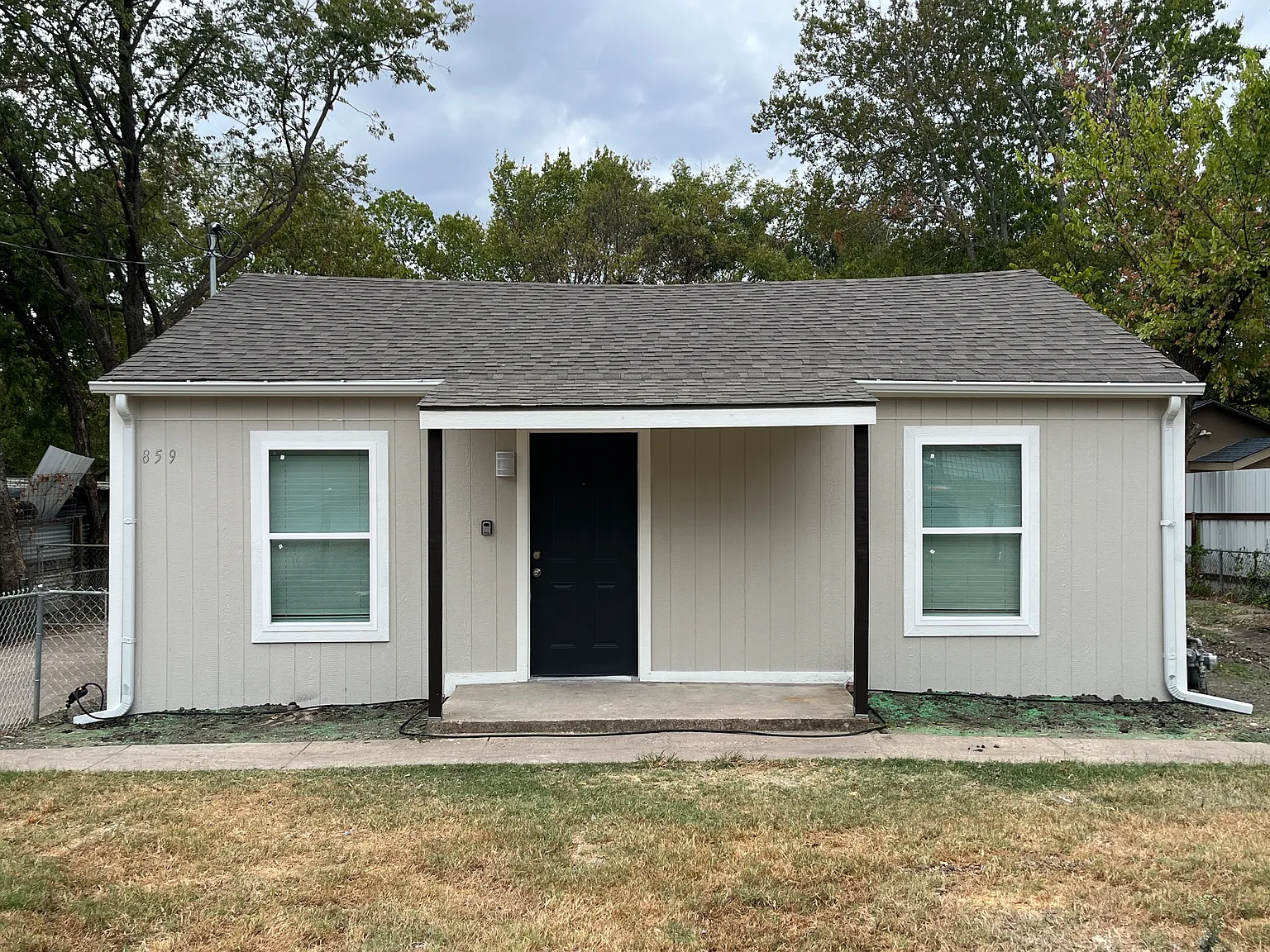 3 bed, 992 sqft, $1,650 — Photo 1