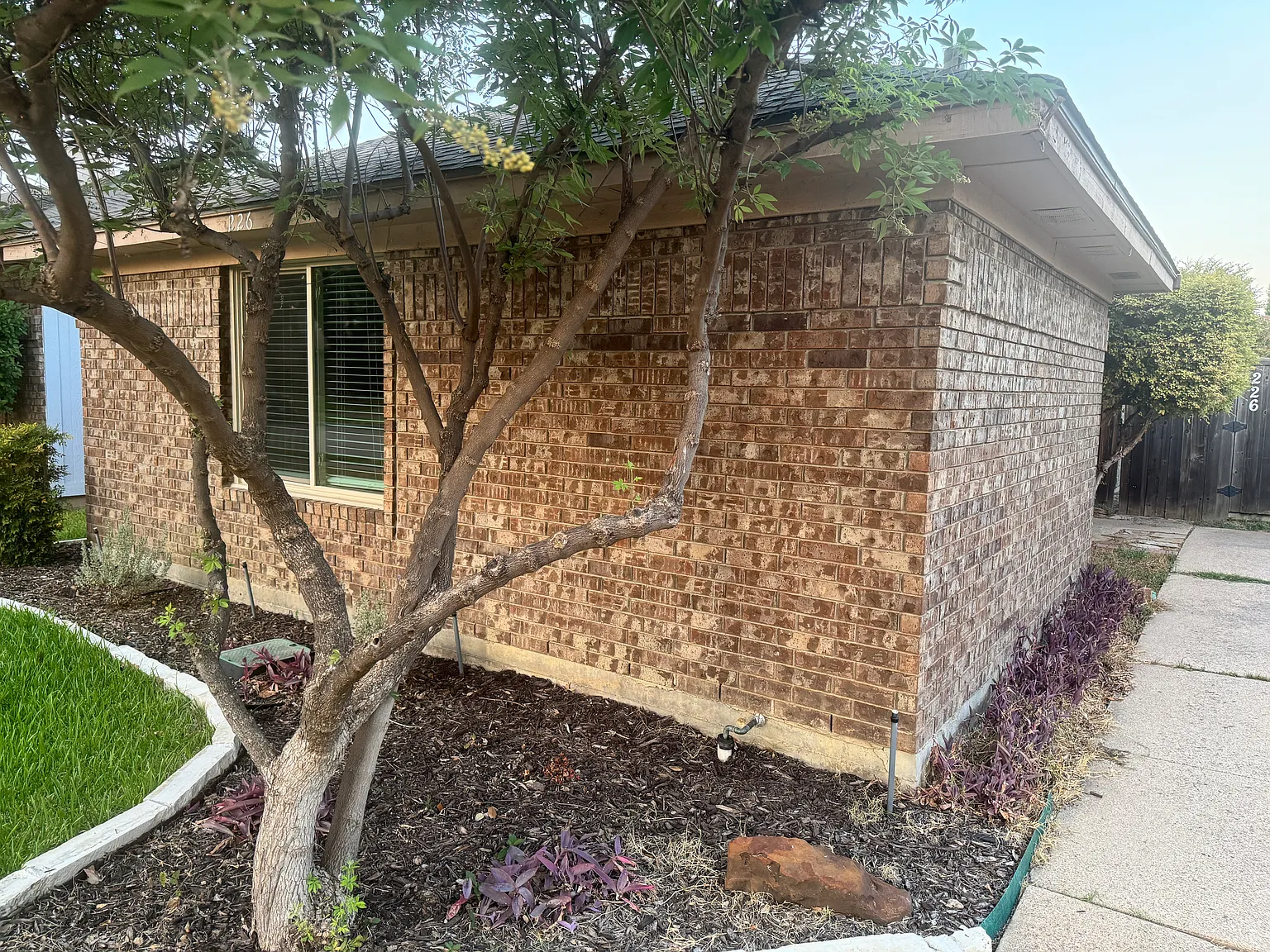 3 bed, 1190 sqft, $2,300 — Photo 3