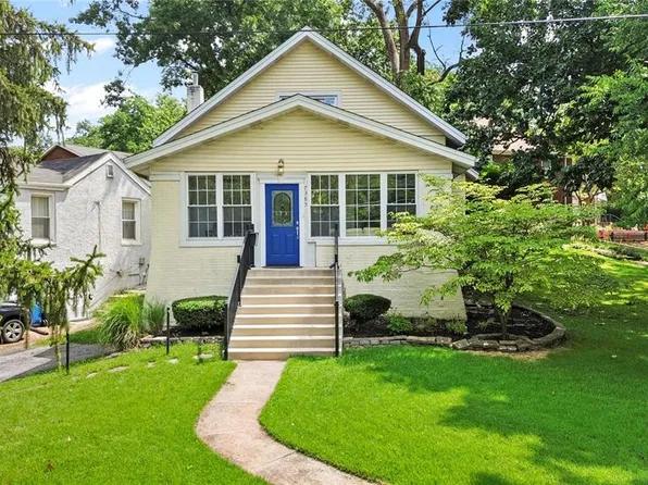 7385 Arlington Dr, Saint Louis, MO 63117