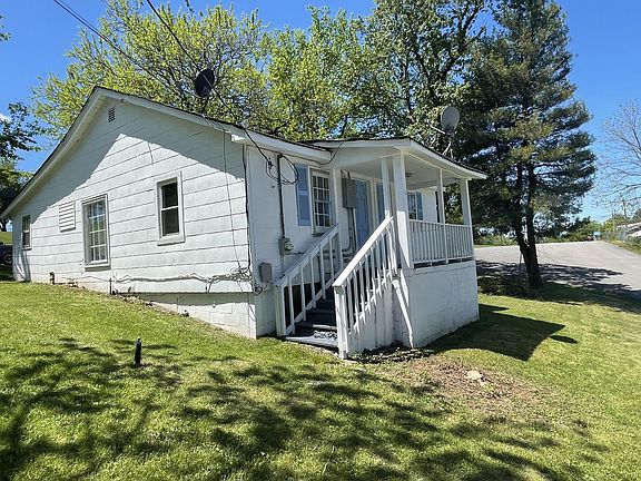 2nd image of 203 Hayes St