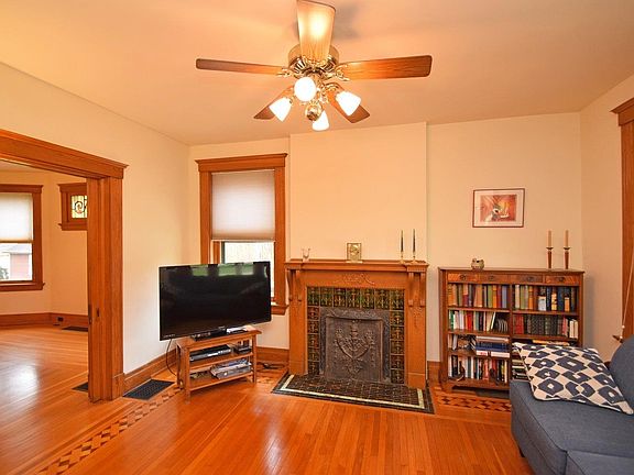 4th image of 3552 Mooney Ave