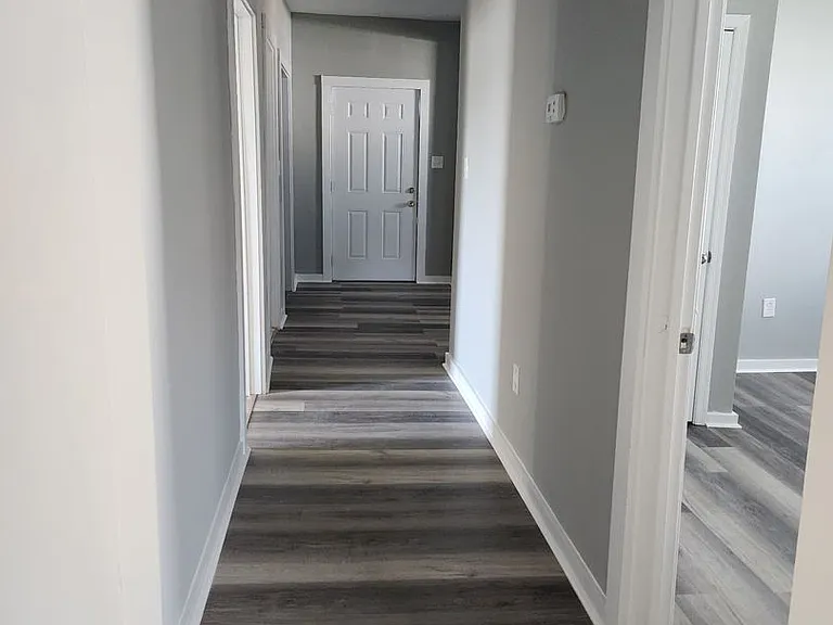 1131 Hawk St — Photo 12