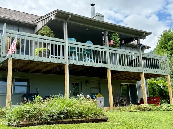 105 Orchard Meadows Ln, Roan Mountain, TN 37687