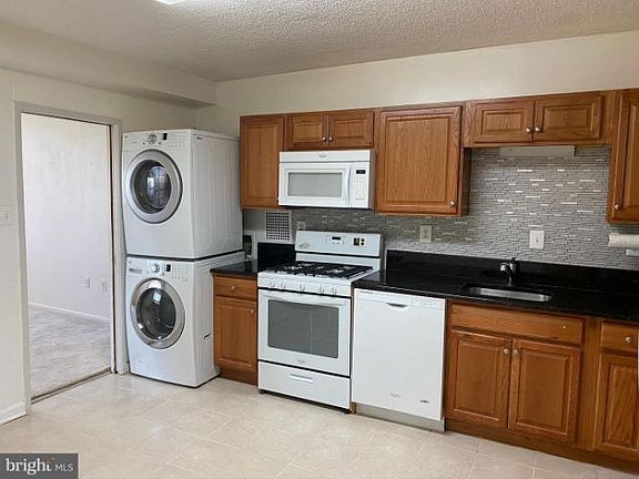 4th image of 3705 S George Mason Dr APT 1615S