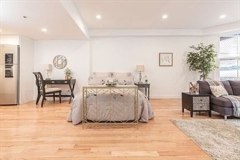4th image of 61 Commonwealth Ave APT 2