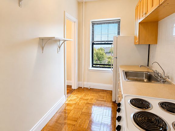 3rd image of 2-8 Elmwood Ave #45