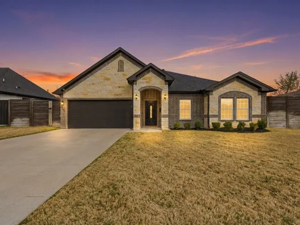 3247 Darvany Dr, Dallas, TX 75220