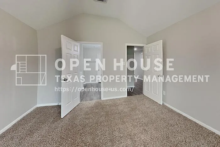 2815 Fox Mountain Dr — Photo 8