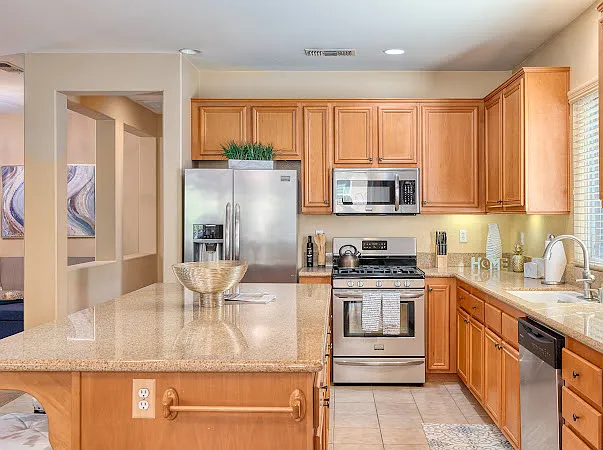4 bed, $7,200 — Photo 3