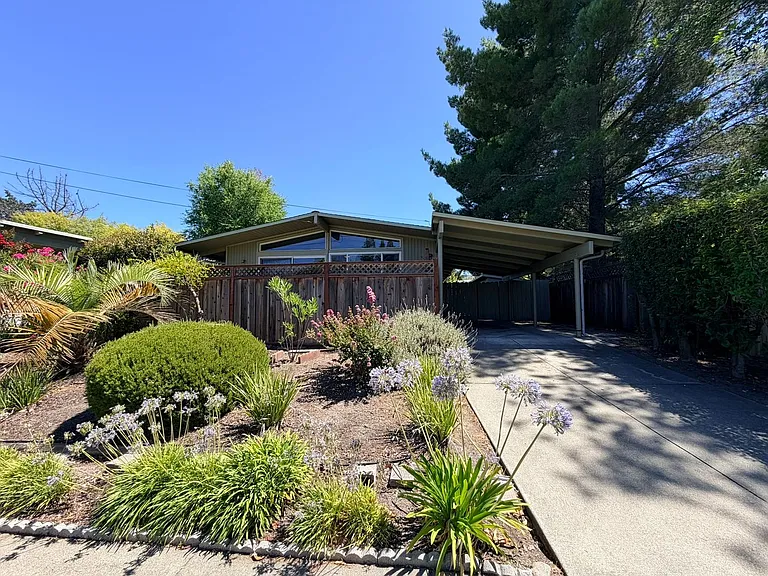 35 Kuhl Ct — Photo 1