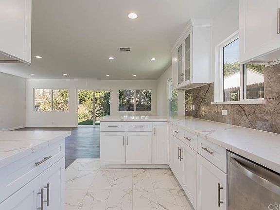 3rd image of 17045 Cantara St