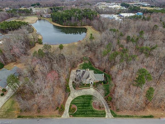 2nd image of 1318 Winterberry Dr