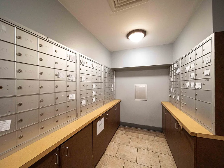 6030 N Sheridan Rd #2011 — Photo 11