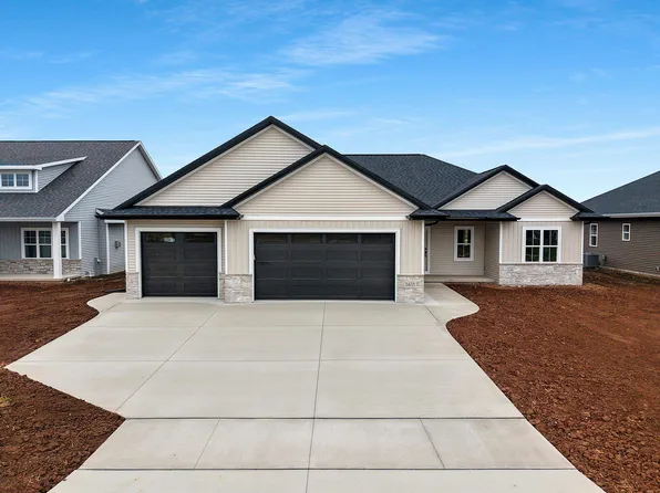 1411 Crossroads Dr, De Pere, WI 54115