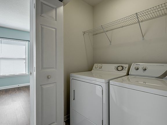 5th image of 3740 Summerlin Ln E