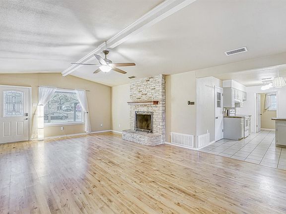 5th image of 2114 Bel Air Dr
