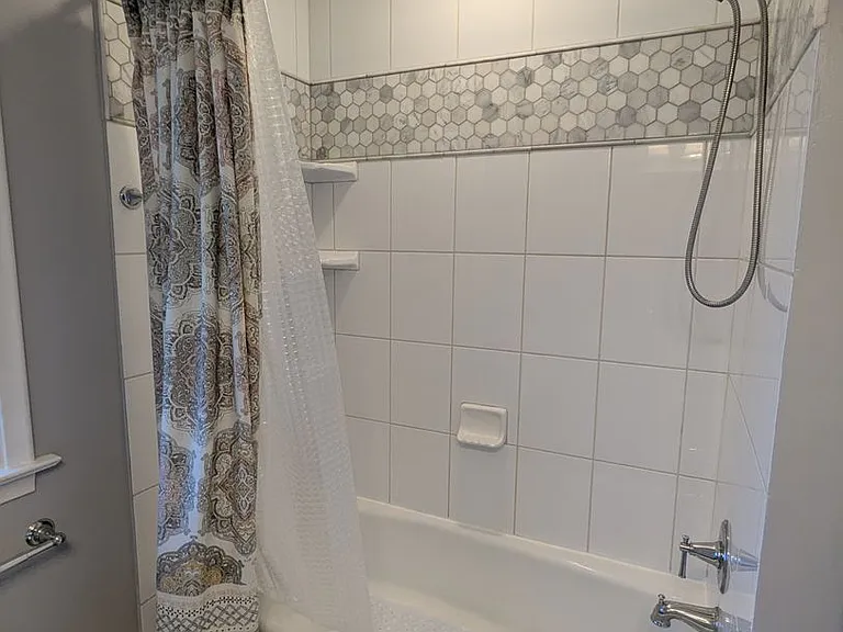 6228 Newton Ave S — Photo 23