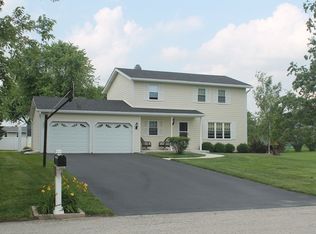 13 Sandra Ct, Sandwich, IL 60548