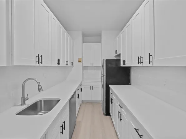 117 Seaman Avenue image 1 of 12