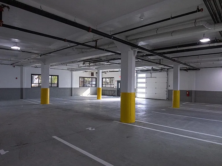 165 Washington St #201 — Photo 6