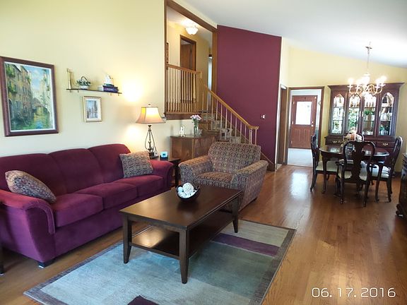 3rd image of 9624 Mayfield Ave