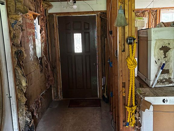 4th image of 419 E Bradford Rd