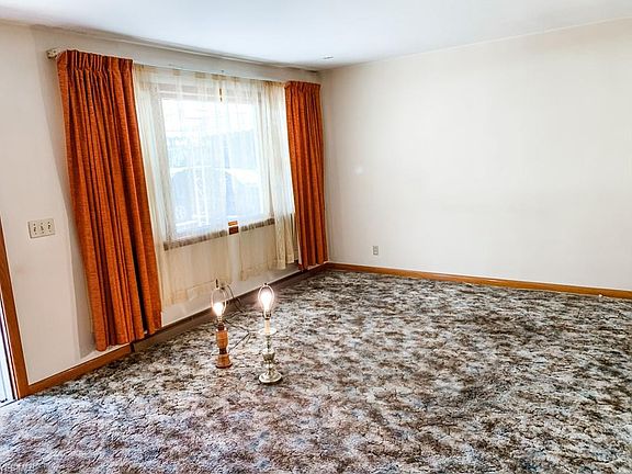 5th image of 2474 Amelia Dr