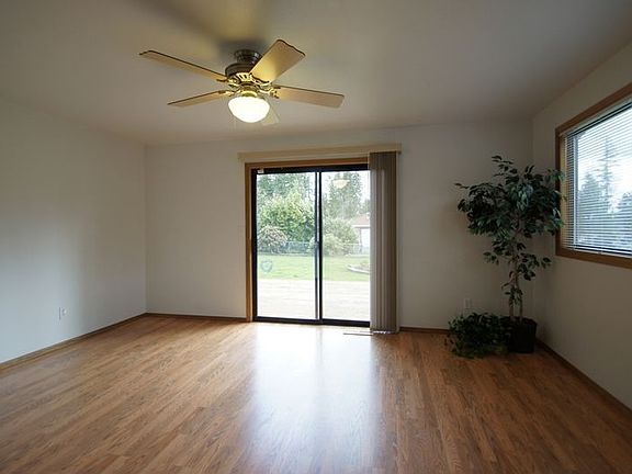 5th image of 13427 29th Ave SE