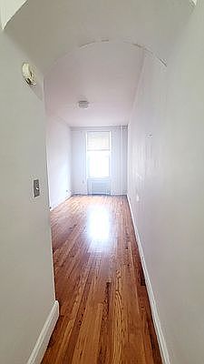 2nd image of 335 W 19th St APT B7