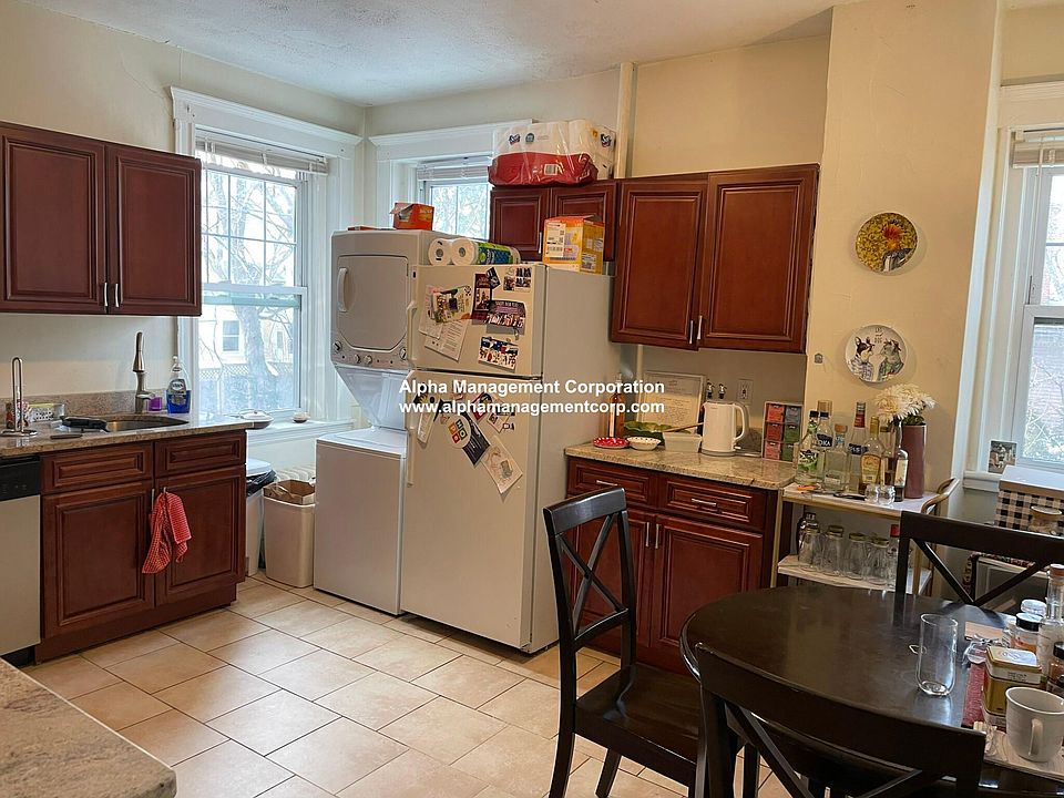 2nd image of 728 Washington St #5