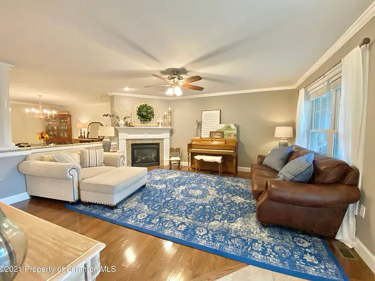 103 Wisteria Ln — Photo 10