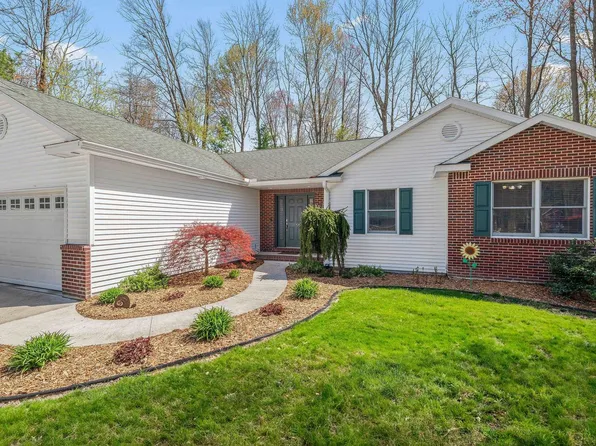 567 W Spruce Rd, Sanford, MI 48657