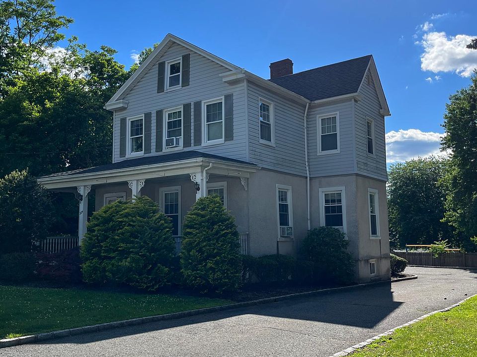 2nd image of 224 Pompton Ave Floor 1