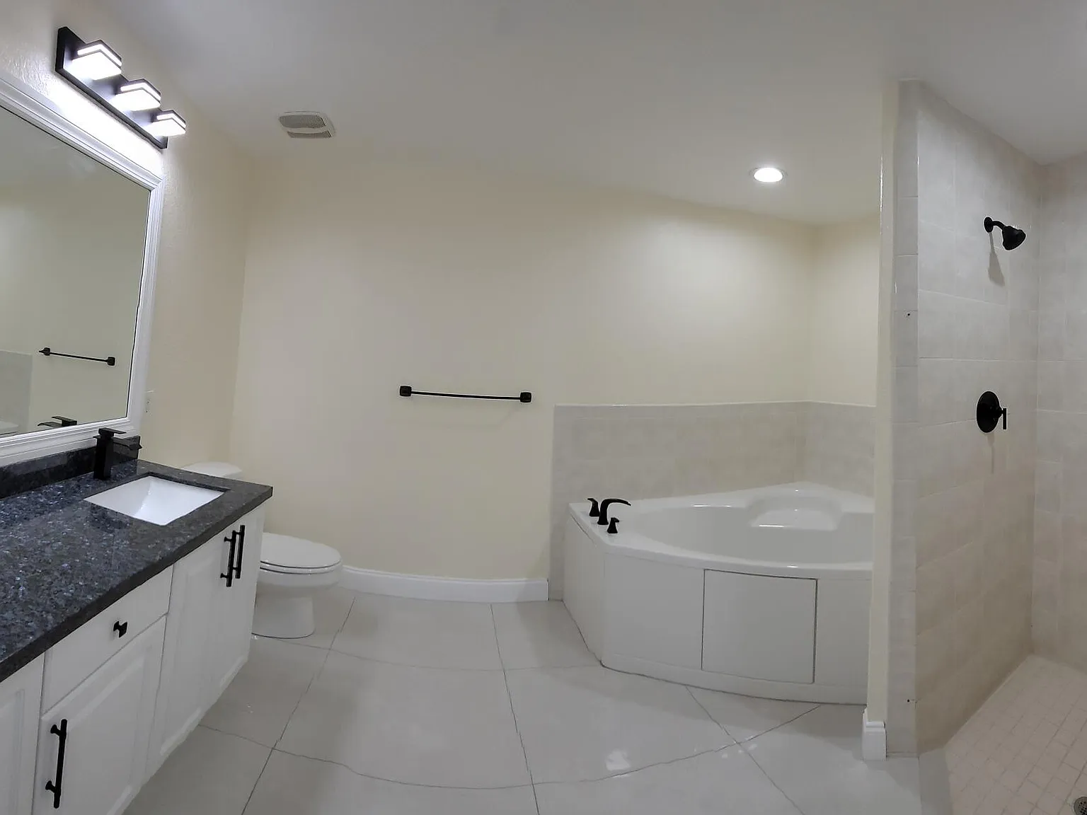 2 bed, 2.0 bath, 1230 sqft, $1,950 — Photo 4