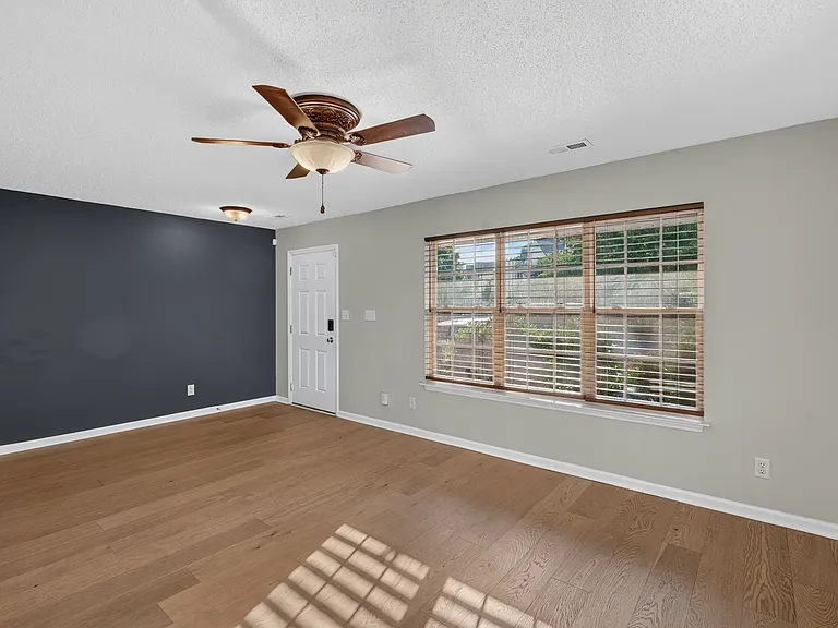 80 Tannenbaum Cir — Photo 6