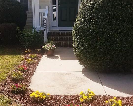 2nd image of 2406 Summit Dr