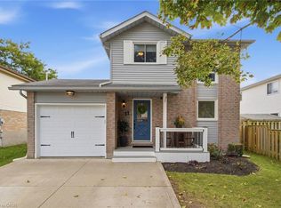 11 Sandalwood Dr, Cambridge, ON N1P 1A5