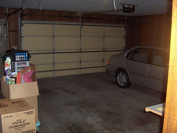 Spacious 3 car garage