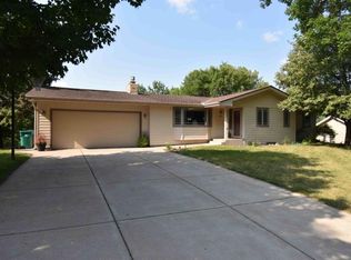 5116 92nd St W, Bloomington, MN 55437