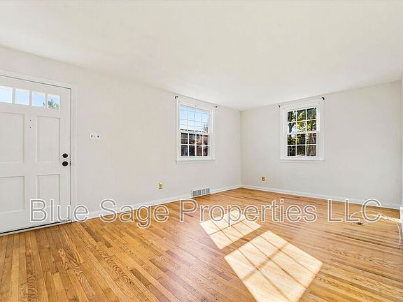 3rd image of 248 E Turnbull Ave