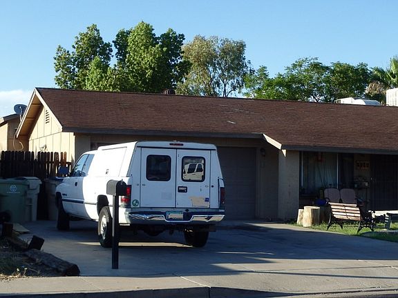 3rd image of 5520 W Grovers Ave