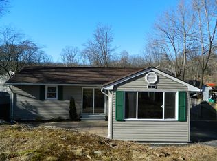 6 Colby Trl, Hopatcong, NJ 07843