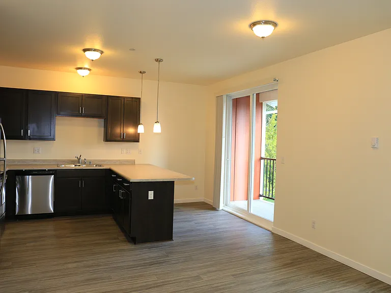 Golf Club Apartments — Photo 5